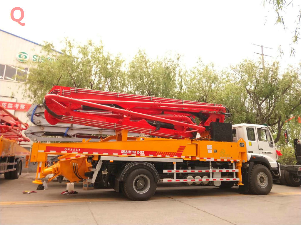 小型泵車，天泵，小型混凝土泵車 