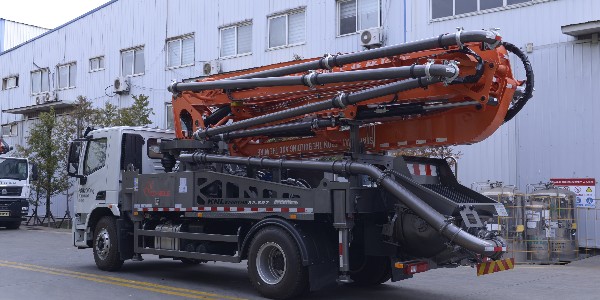 由于機(jī)械設(shè)備需求多樣，更多小型泵車針對(duì)農(nóng)村市場(chǎng)而展現(xiàn)