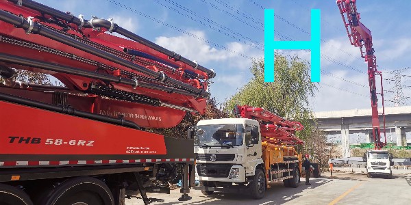你知道水泥泵車是怎么將水泥泵送上去的嗎？